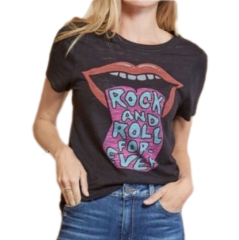 Chaser Rock and Roll Forever Short Sleeve Black Graphic T-Shirt Small